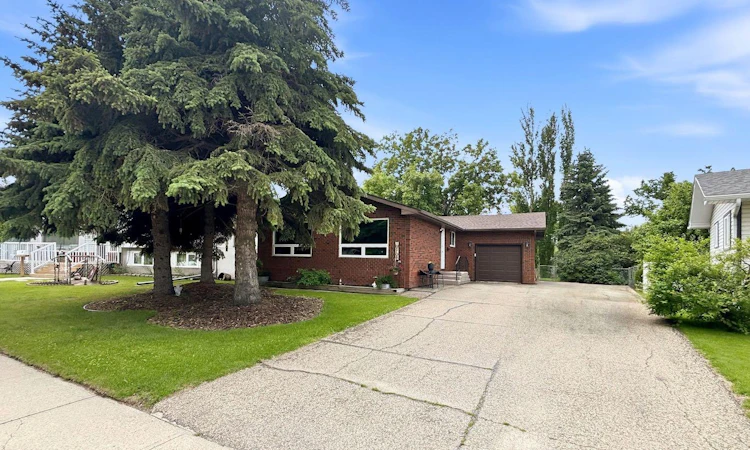 12 Malcolm Crescent