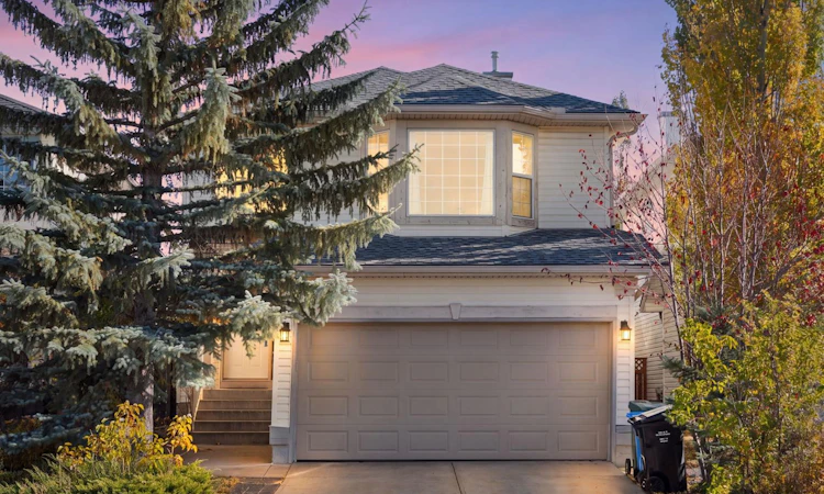 87 Citadel Meadow Grove NW
