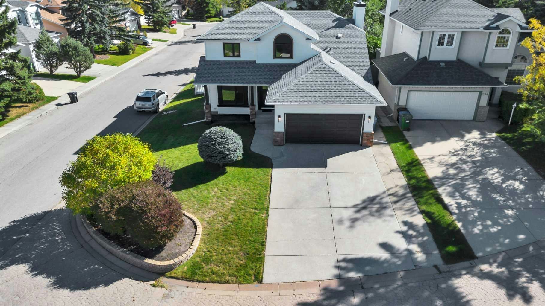 238 Hawktree Bay NW, Calgary, AB, T3G 2Z3