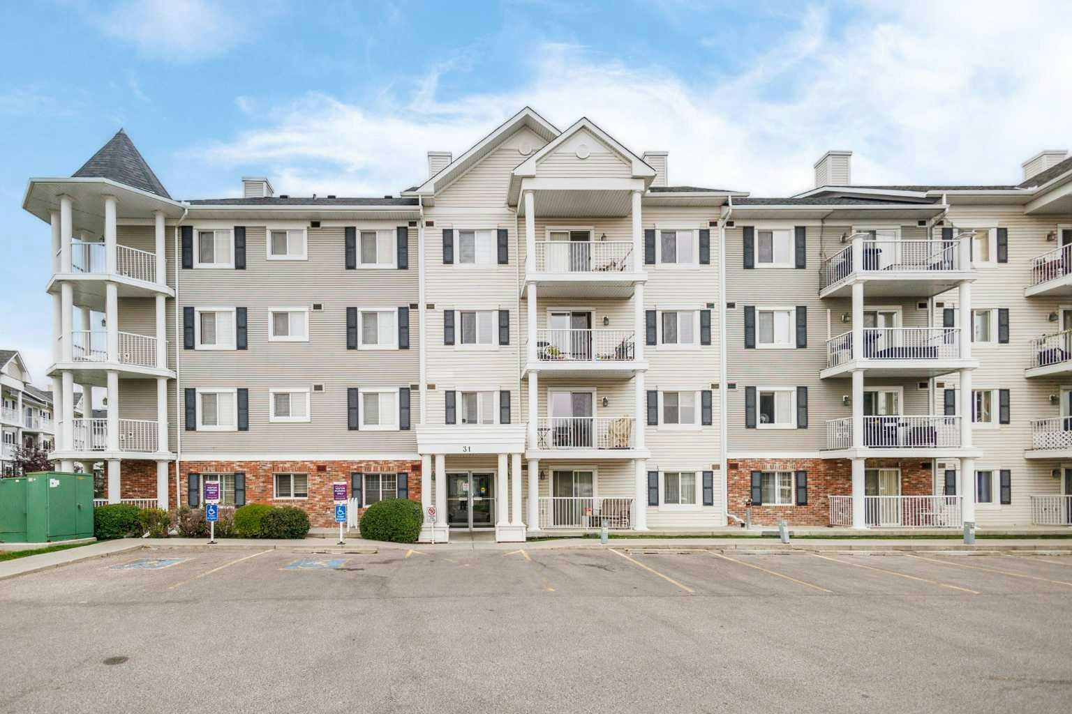 4301-31 Country Village Manor NE, Calgary, AB, T3K 0T3