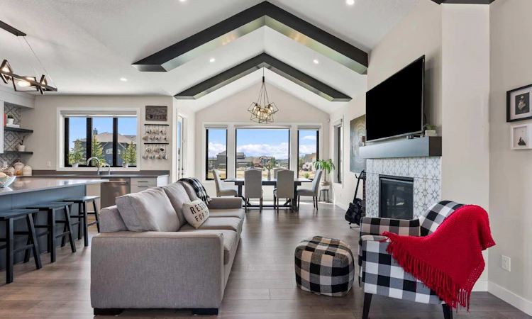 32 Monterra Landing