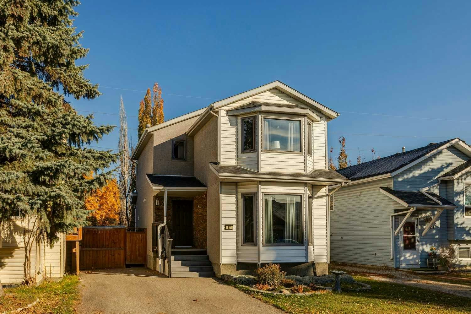 17 Shawglen Court SW, Calgary, AB, T2Y 2R1