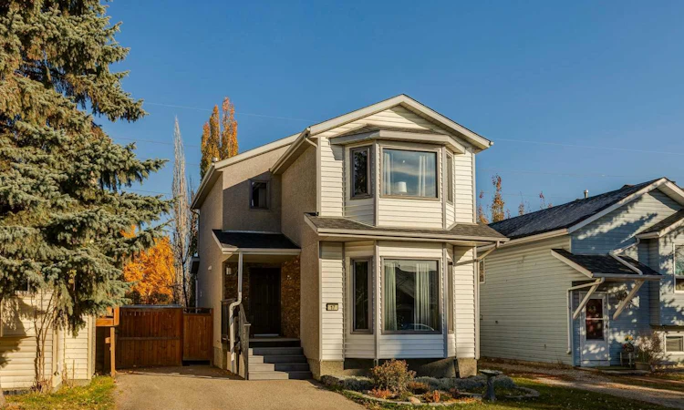 17 Shawglen Court SW