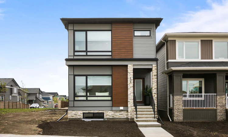 605 Lambeau Link SE