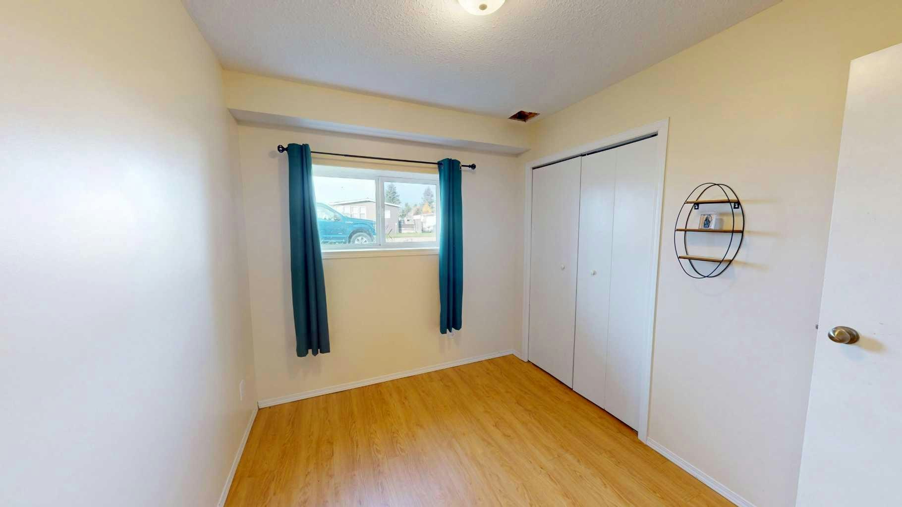 B-5731 Evergreen Drive, High Prairie, AB, T0G 1E0 - 8