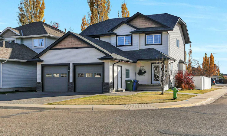 61 Lanterman Close