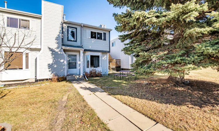 6 Ellenwood Drive