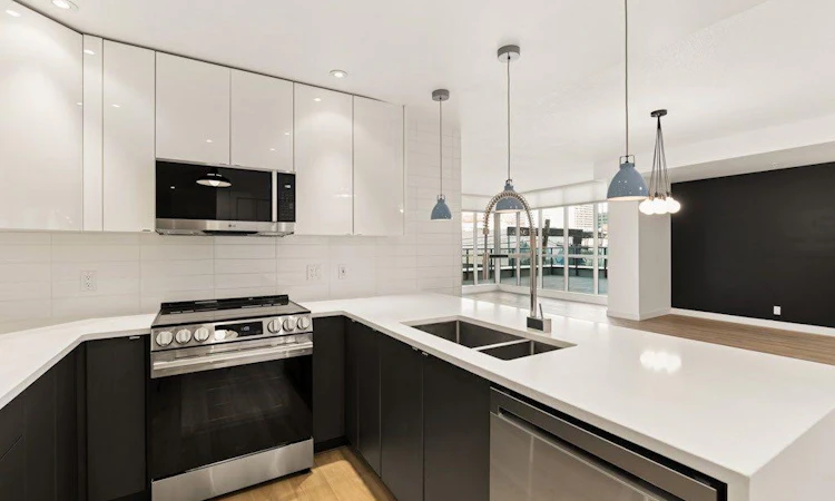 203-788 12 Avenue SW