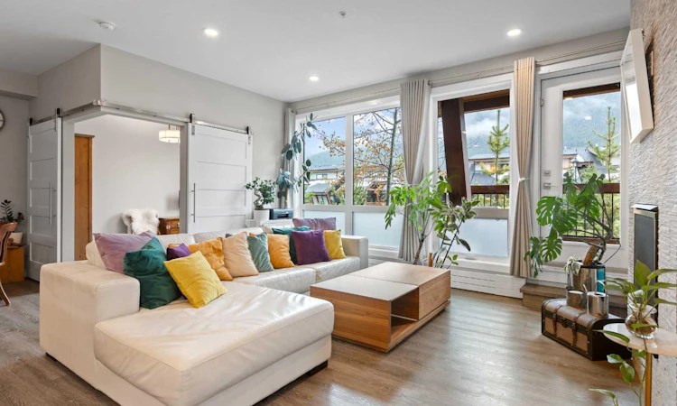 102-106 Stewart Creek Rise