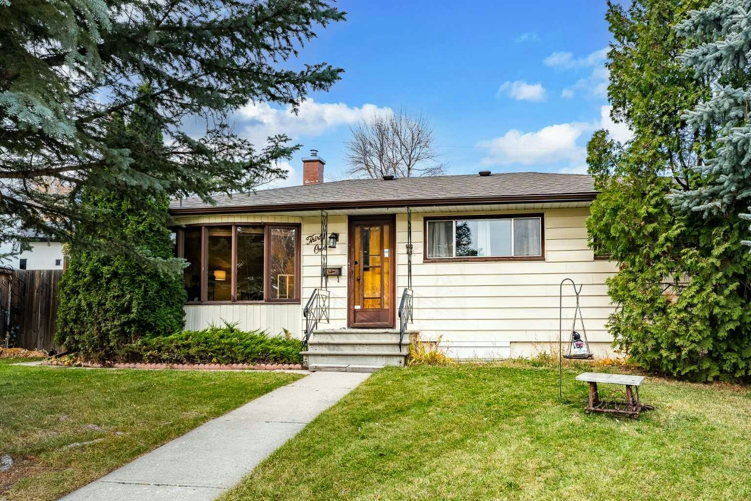 31 Hendon Place NW, Calgary, AB, T2K 2A2