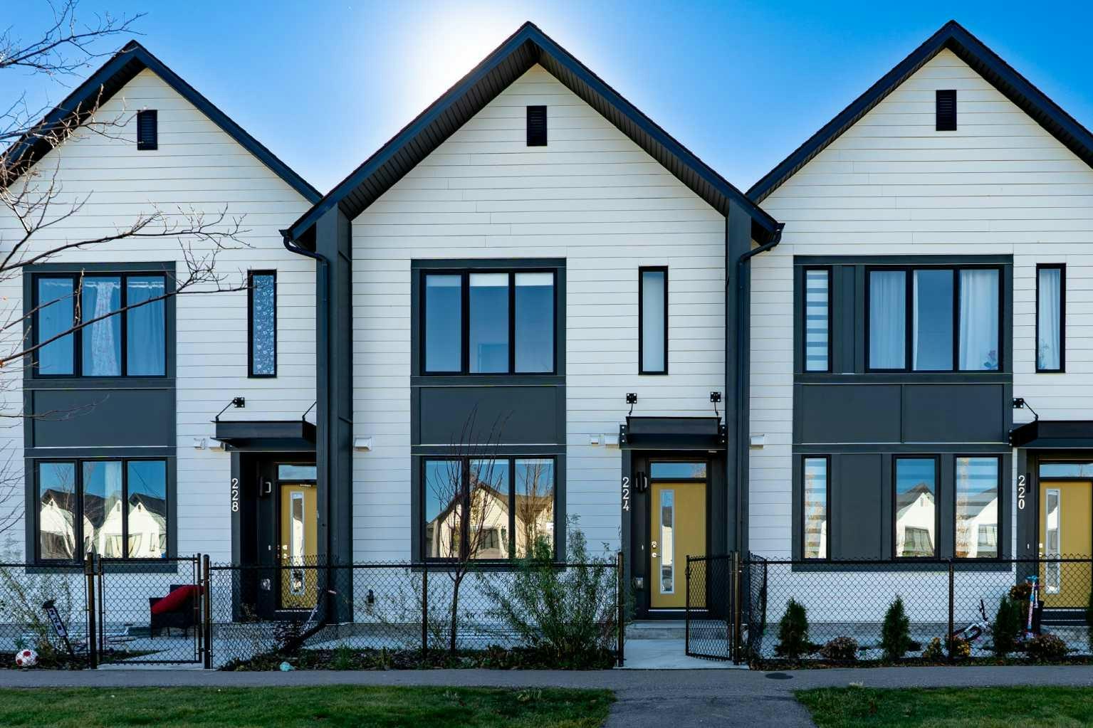 224 South Point SW, Airdrie, AB, T4B 5J3