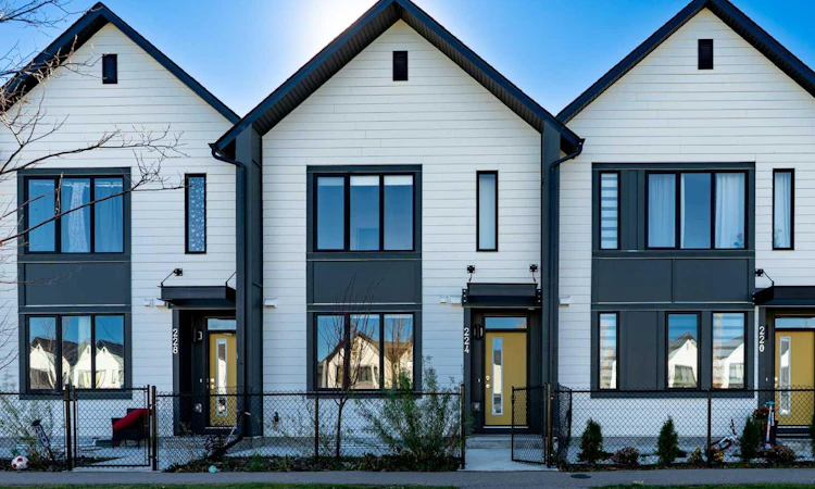 224 South Point SW