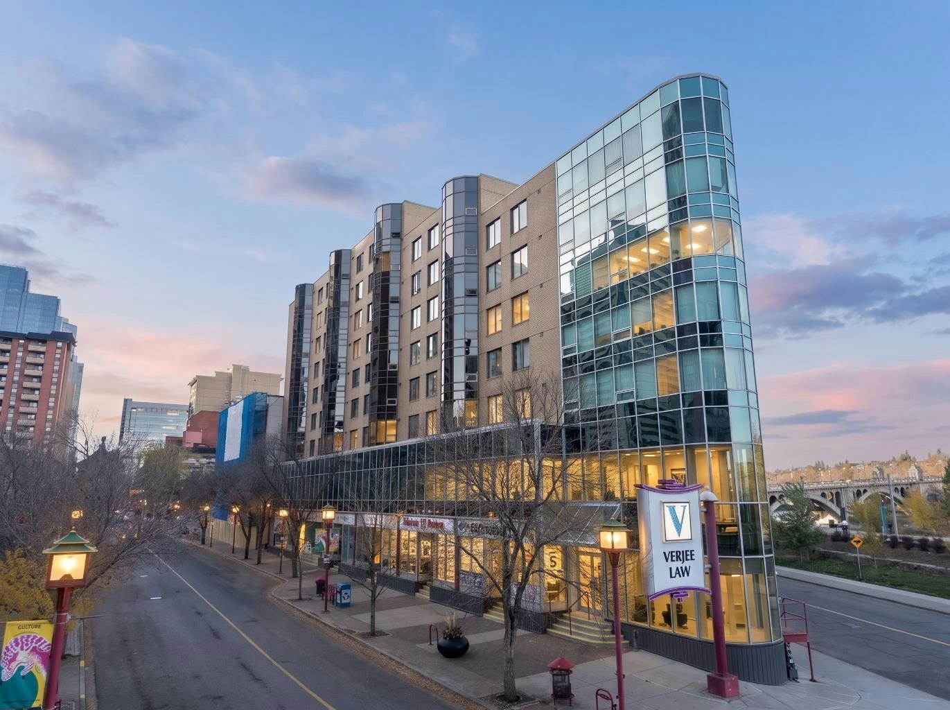 404-128 2 Avenue SE, Calgary, AB, T2G 5J5