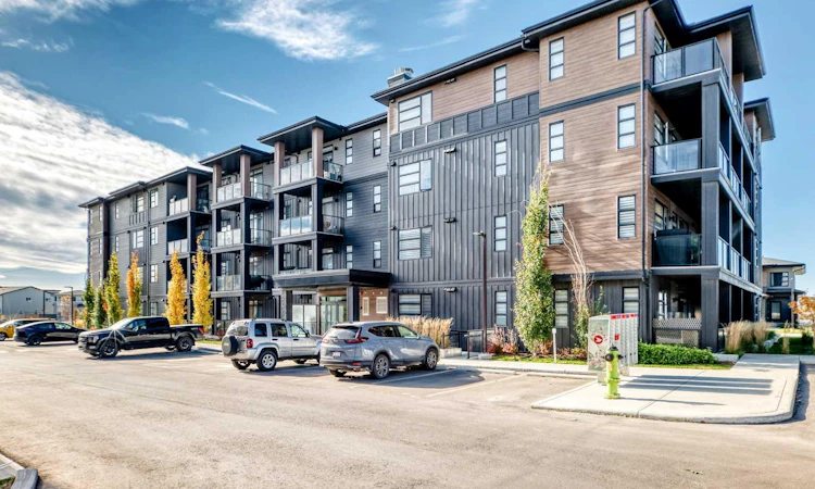 2409-55 Lucas Way NW