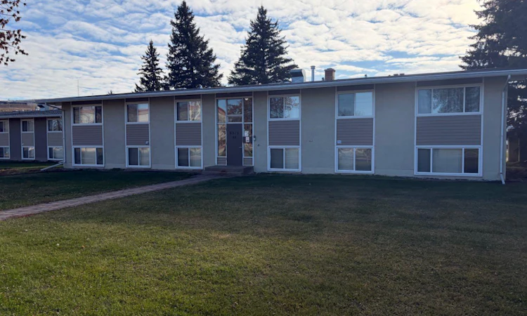 B6-9515 88 Ave