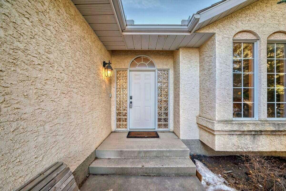 11 Hawkmount Heights NW, Calgary, AB, T3G 3S4