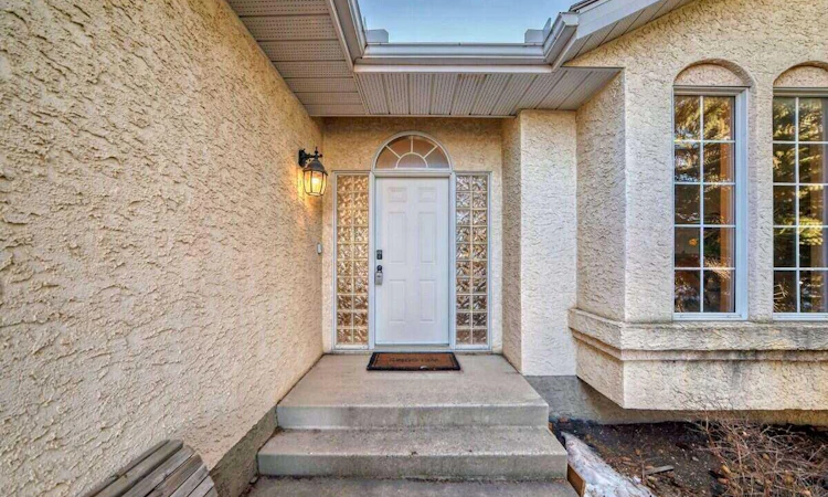 11 Hawkmount Heights NW