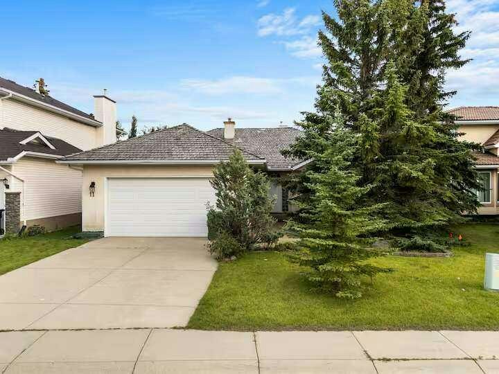 11 Hawkmount Heights NW, Calgary, AB, T3G 3S4
