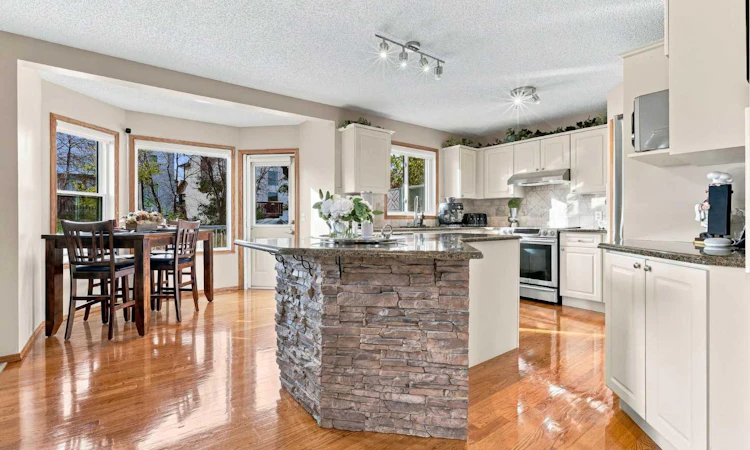 134 Arbour Ridge Close NW