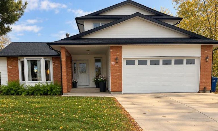 39 Lakeview Crescent E