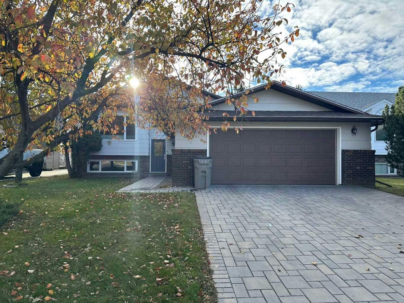 8218 102a Street, Grande Prairie, AB, T8W 1Z5