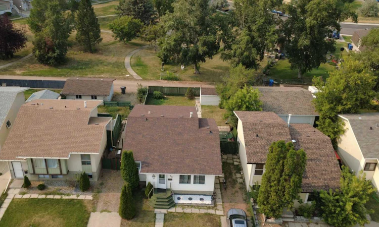 96 Simpson Crescent SE