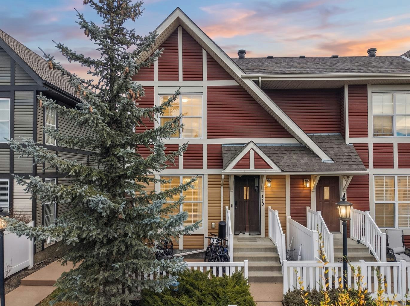 119 New Brighton Villas SE, Calgary, AB, T2Z 0T5