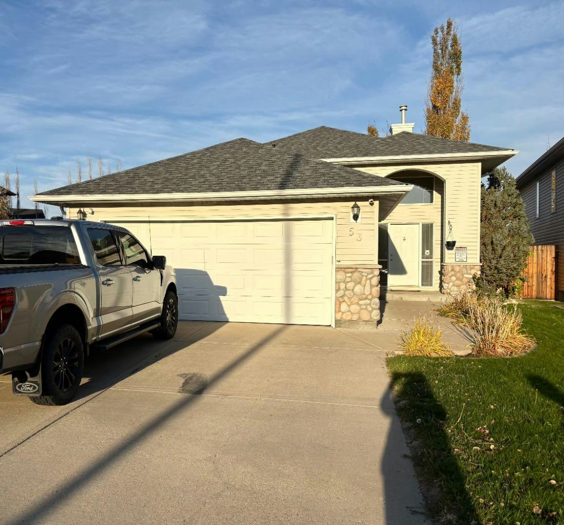 53 Aberdeen Road W, Lethbridge, AB, T1K 4Z2