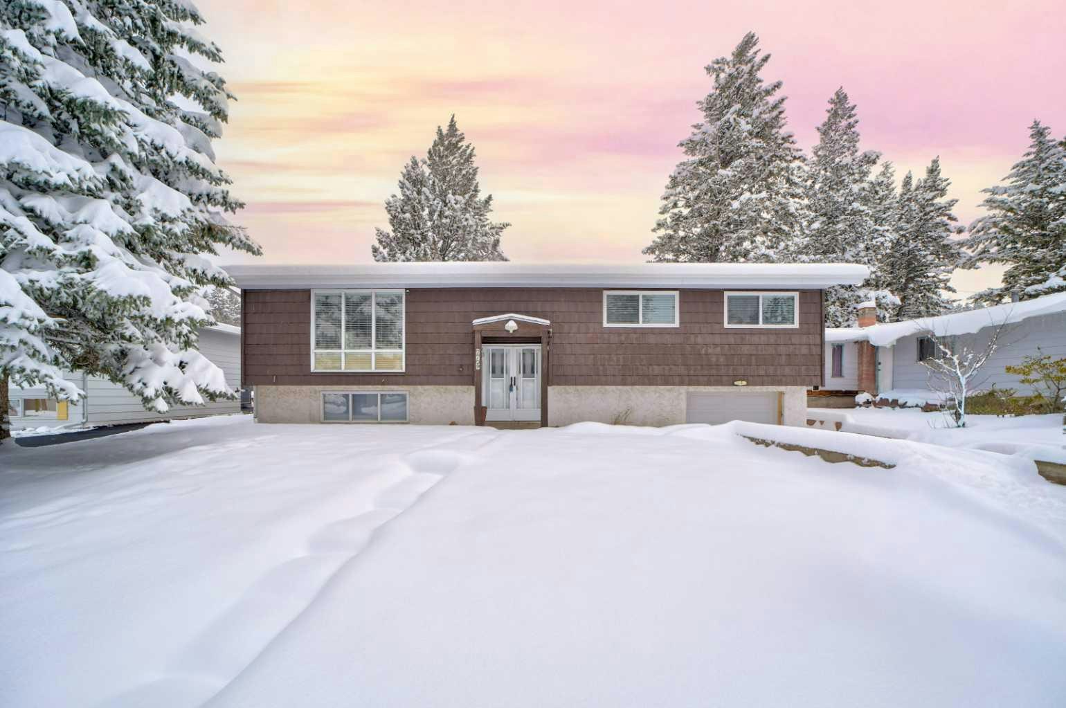 7709 29th Avenue, Crowsnest Pass, AB, T0K 0M0