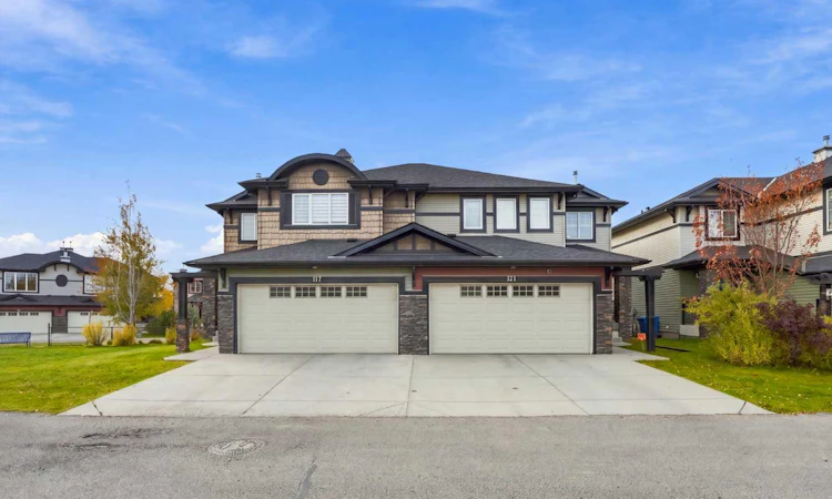 121 Springmere Grove