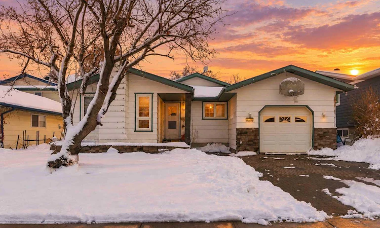 186 Clenell Crescent