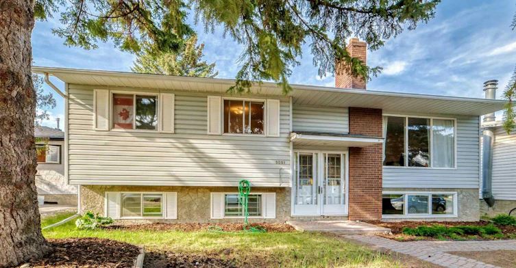 5051 Vantage Crescent NW, Calgary, AB, T3A 1X6 - 3