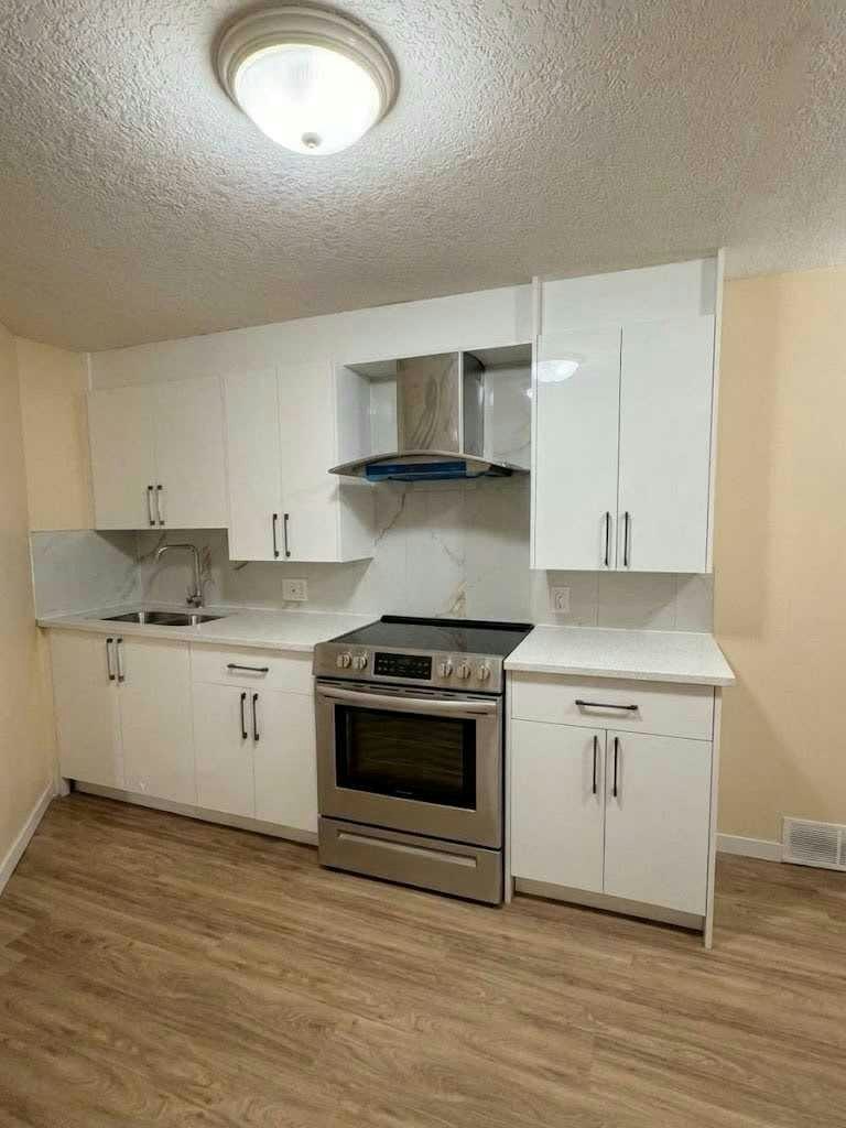 5051 Vantage Crescent NW, Calgary, AB, T3A 1X6 - 13