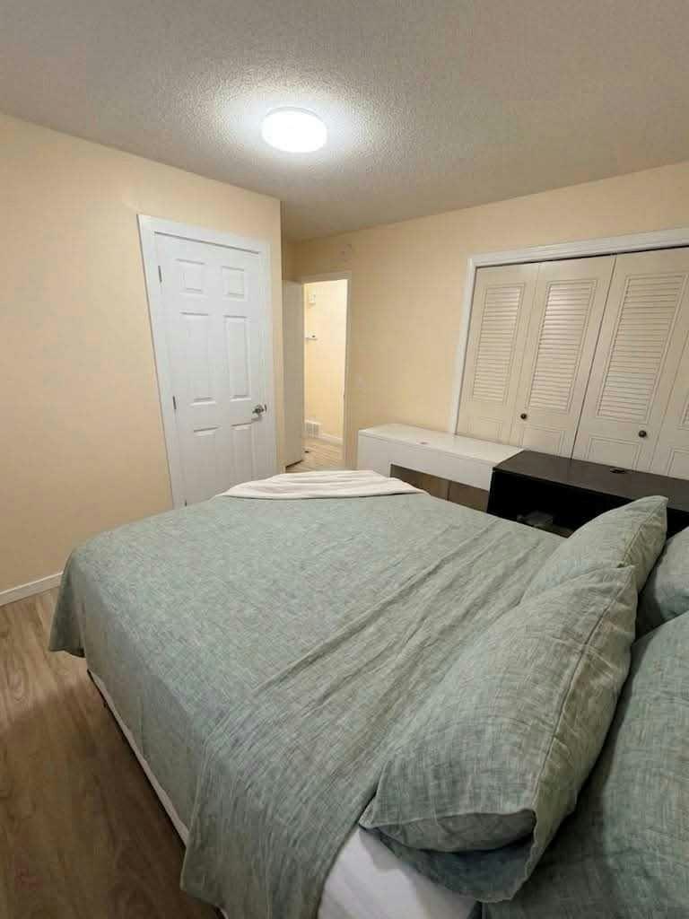 5051 Vantage Crescent NW, Calgary, AB, T3A 1X6 - 11