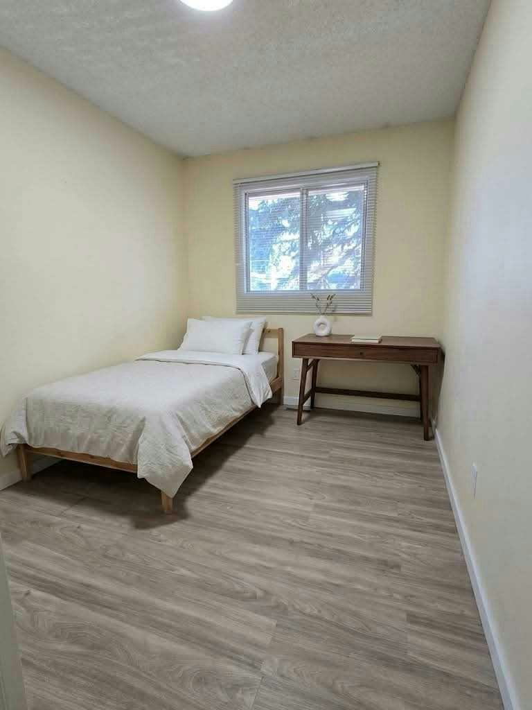 5051 Vantage Crescent NW, Calgary, AB, T3A 1X6 - 12