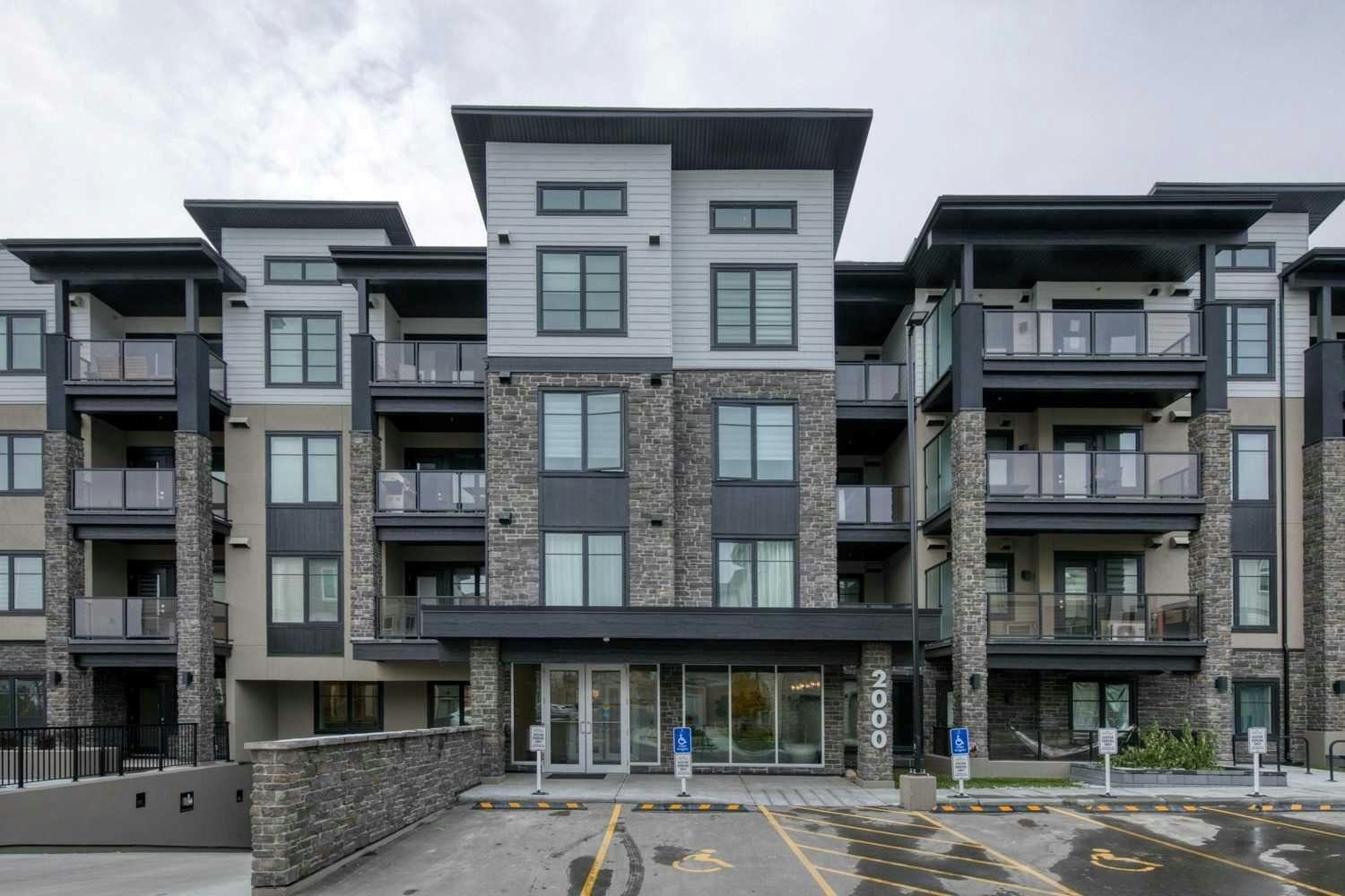 2402-2117 81 Street SW, Calgary, AB, T3H 6H5