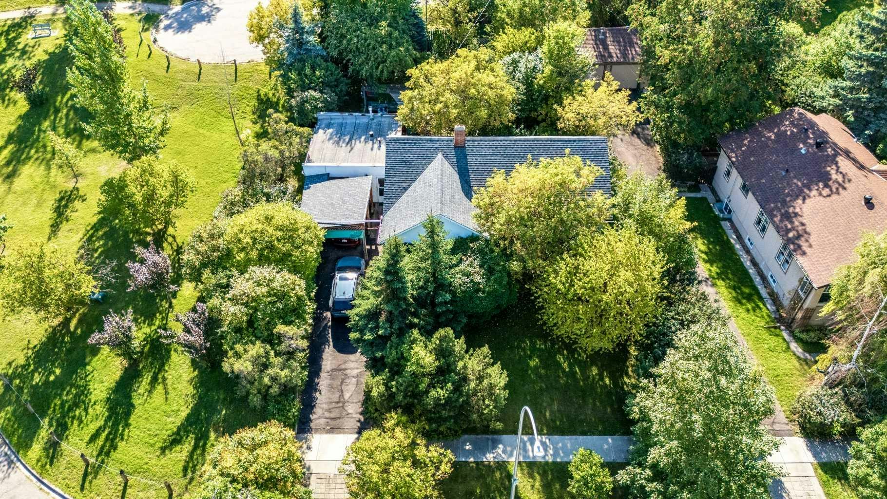 309 Sharon Avenue SW, Calgary, AB, T3C 2G8