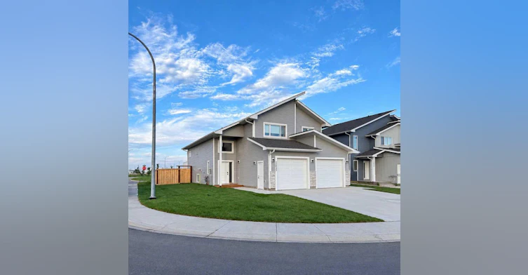 B-12937 102a Street, Grande Prairie, AB, T8V 6T1