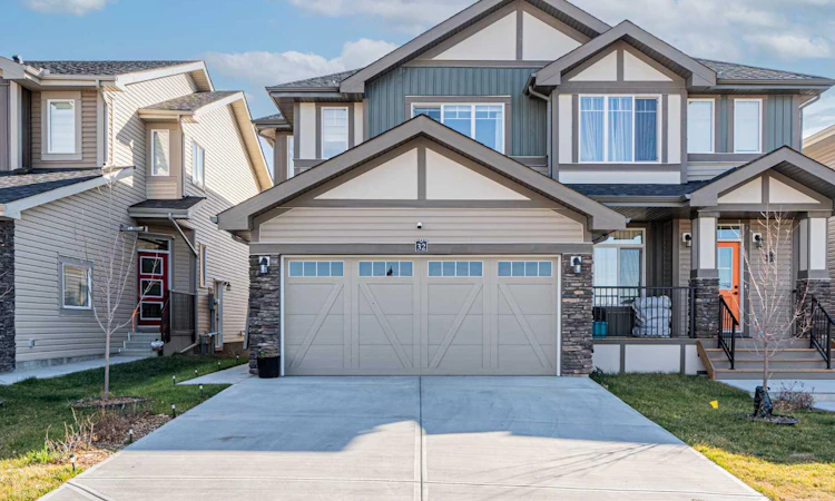 32 Clydesdale Court