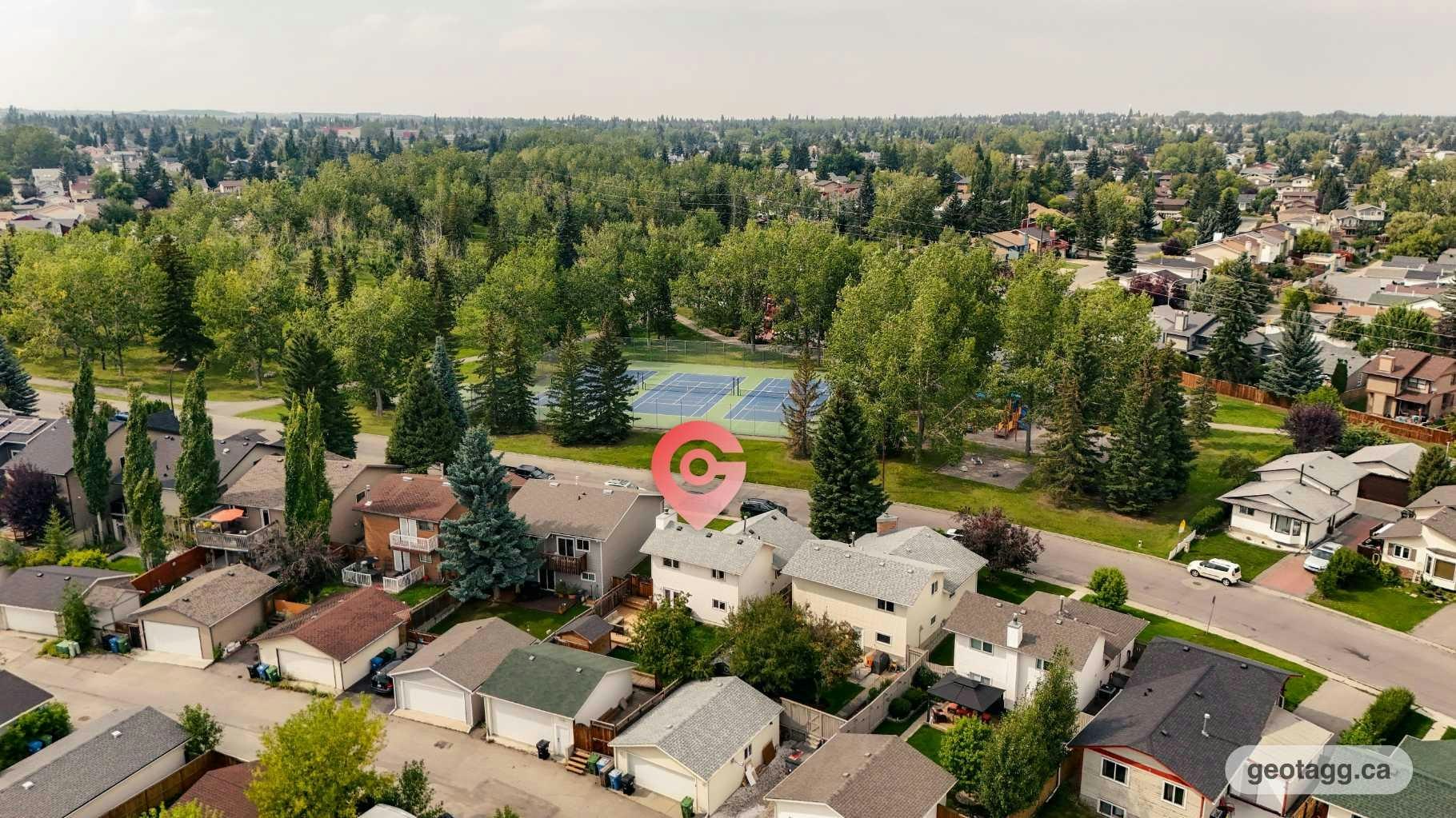 95 Shawglen Rise SW, Calgary, AB, T2Y 1Z2