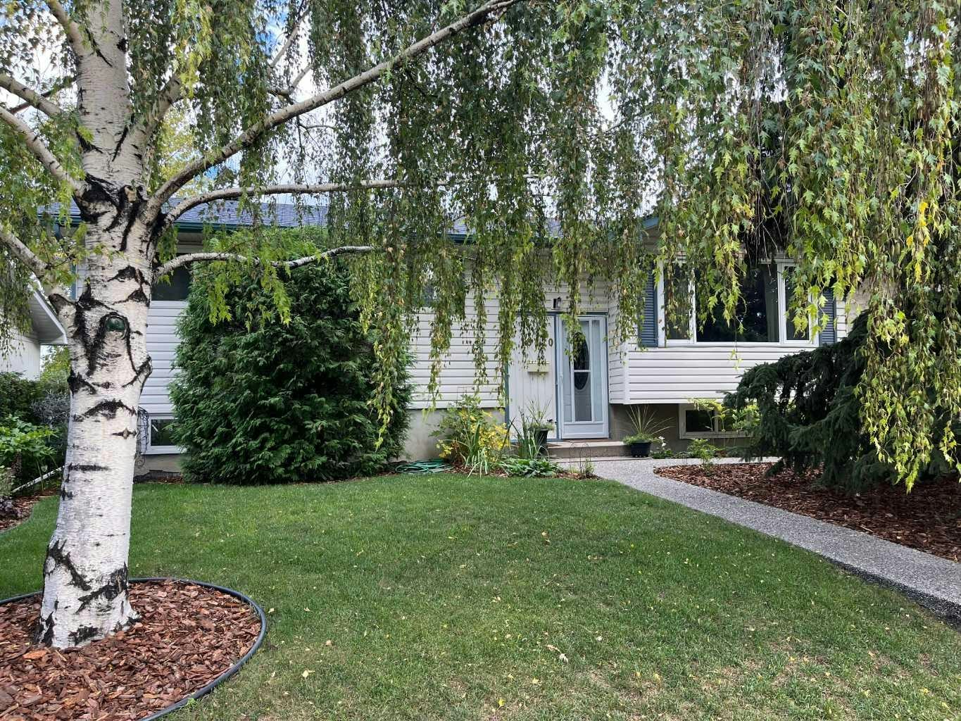 10820 Brae Road SW, Calgary, AB, T2W 1E1