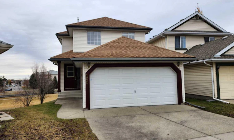102 Somervale Green SW