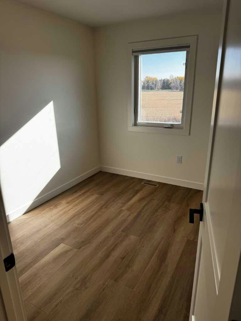 2823 16 Avenue, Lethbridge, AB, T1M 1N1 - 9