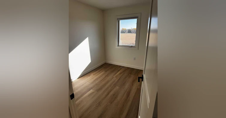 2823 16 Avenue, Lethbridge, AB, T1M 1N1 - 9