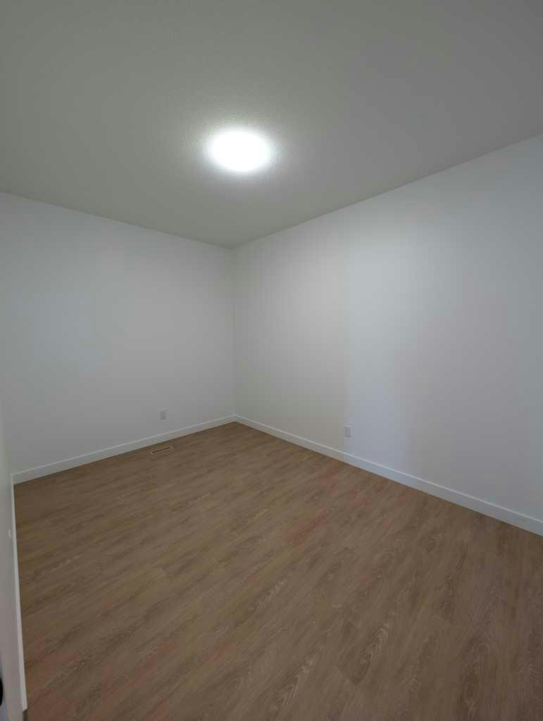 2-212 1 Avenue E, Brooks, AB, T1R 0G9 - 8