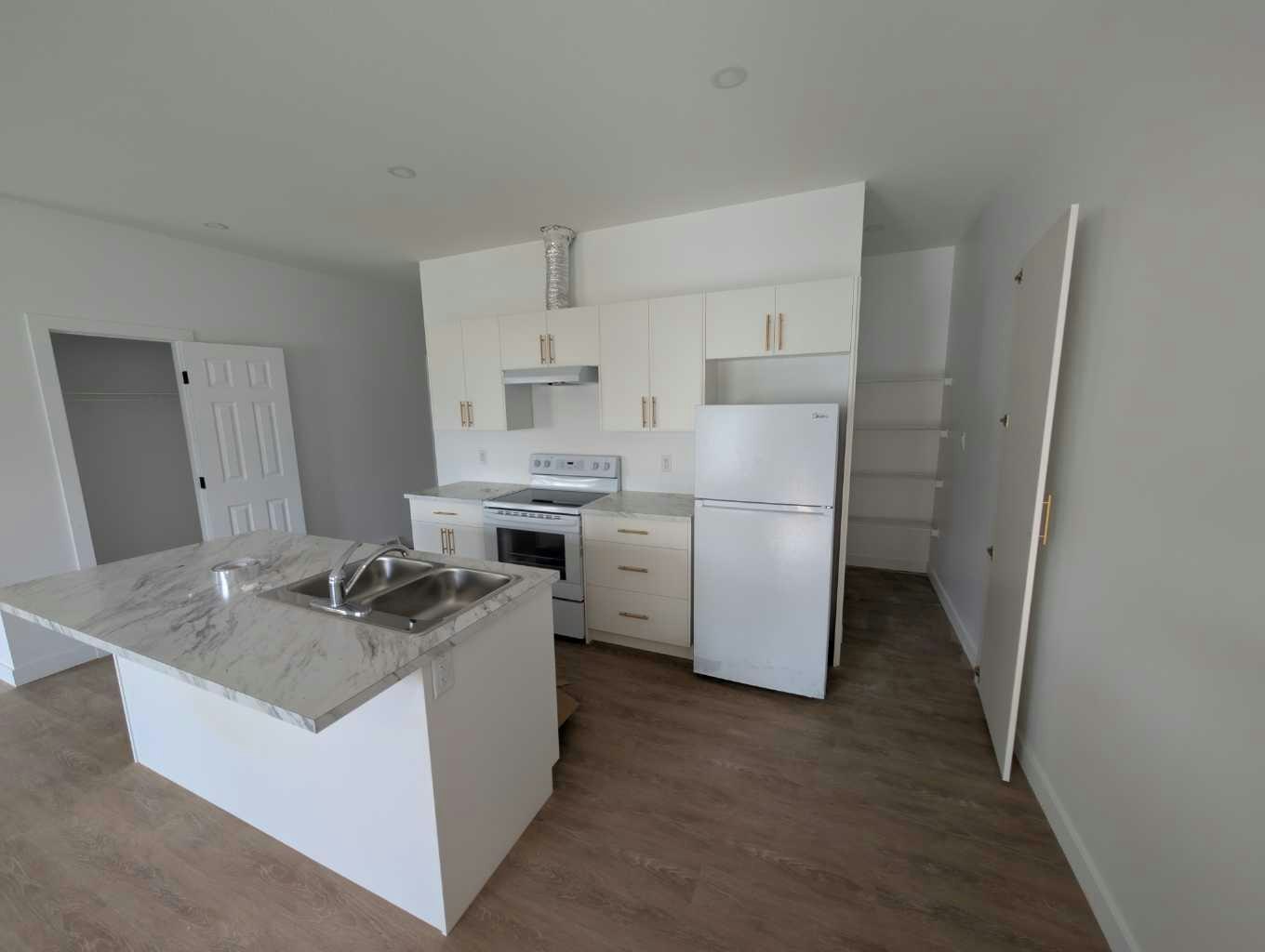 2-212 1 Avenue E, Brooks, AB, T1R 0G9 - 3