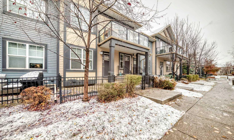 1042 Mckenzie Towne Villas SE