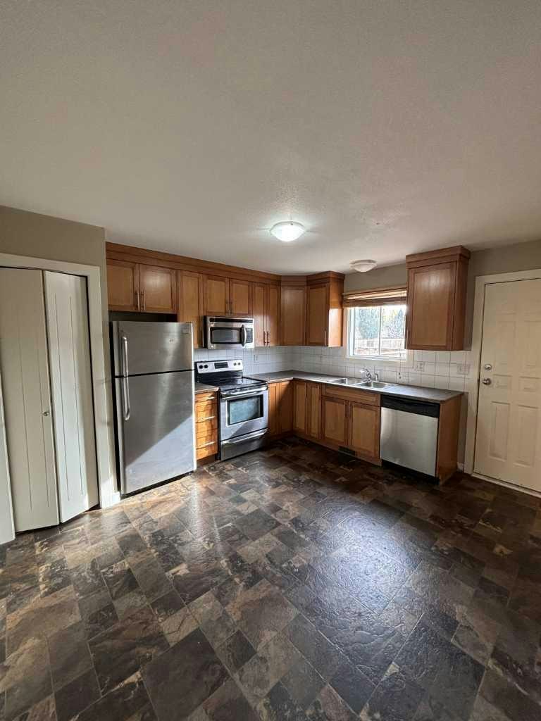 244 Mt Alderson Crescent W, Lethbridge, AB, T1K 6V8 - 3