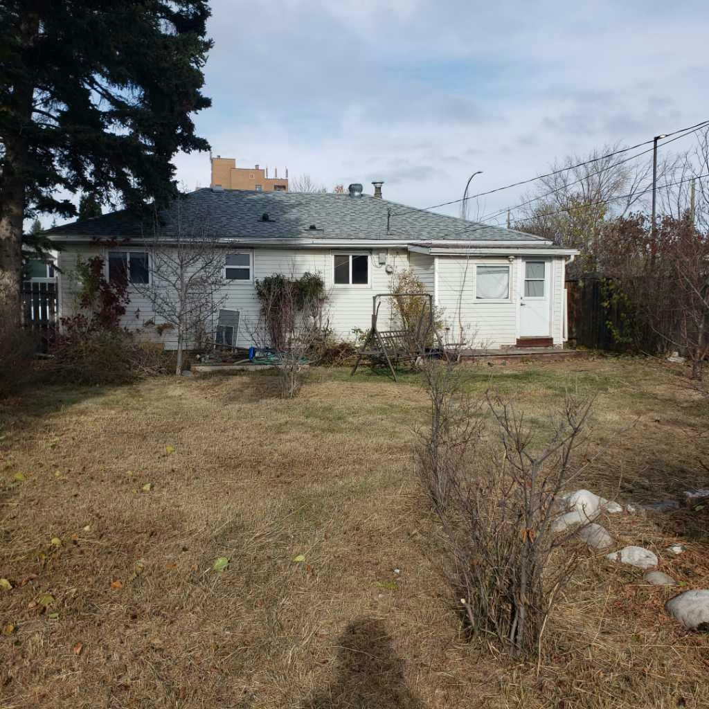 8611 47 Avenue NW, Calgary, AB, T3B 2A1