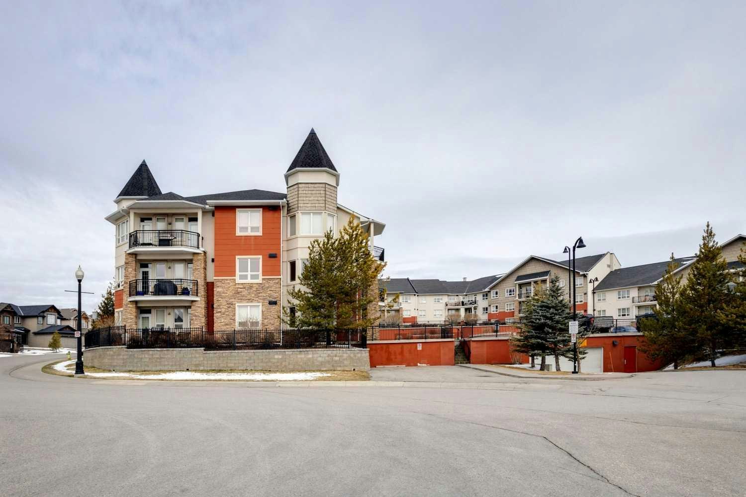 343-26 Val Gardena View SW, Calgary, AB, T3H 5Z5